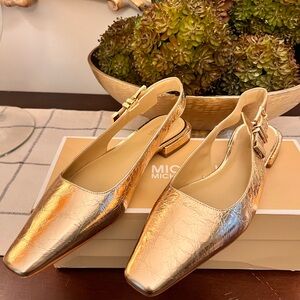 Michael Kors NIB Size 8 Pale Gold Crushed Leather Slingback Flats Sexy Elegant